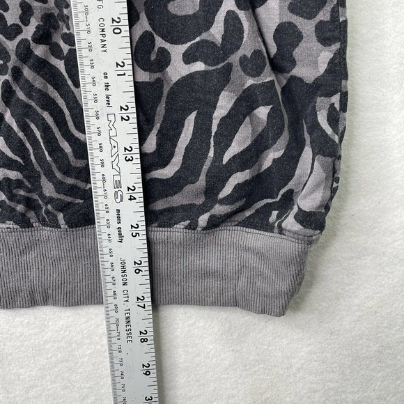 Torrid 1 Womens Plus Size 1X Grey & Black Animal Print Pullover Sweater - Picture 5 of 13